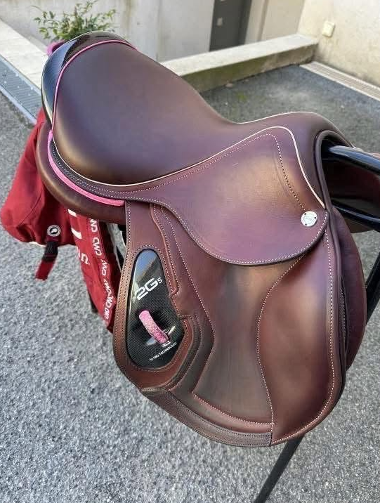 Selle CWD 2GS (2023) — liseré rose pailleté