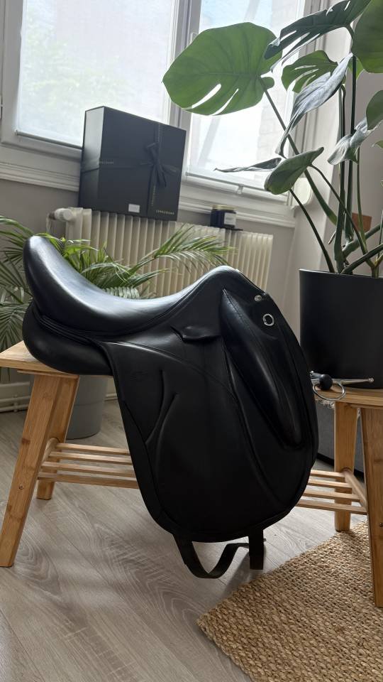 SELLE DE DRESSAGE DEVOUCOUX MAKILA LAB